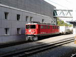 RhB - Güterzug mit Ge 6/6 702 beii der ausfahrt aus dem Bahnhof von Chur am 20.09.2017