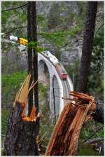 Schwindelerregend ist der Blick hinunter aufs Landwasserviadukt.