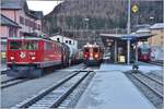 Ge 6/6 II 703  St.Moritz , R1632 mit ABe 4/4 III 52  Poschiavo  und R1621 mit ABe 8/12 3507 in Pontresina.