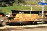 RhB - Fd 8659 am 05.09.1996 in Poschiavo - Schotterwagen 2-achsig mit 1 offenen Plattform - Baujahr 1965 - Talbot - Gewicht 7,35t - Zuladung 15,00t - LP 7,99m - zulssige Geschwindigkeit Aufkleber