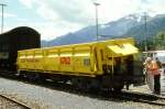 RhB - Fau 8762 am 08.06.1997 in Landquart Ried - Selbstentladwagen mit Kippvorrichtung, Einmuldenkipper 4-achsig mit 1 offenen Plattform - bernahme 27.03.1991 - NEVAG - Gewicht 21,05t - Zuladung