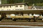 RhB - Kk-w 7309 am 31.08.2007 in Samedan - Niederbordwagen 2-achsig mit 1 offenen Plattform - Baujahr 1911 - Louv - Gewicht 5,26t - Zuladung 12,00t - LP 7,49m - zulssige Geschwindigkeit 60 km/h -