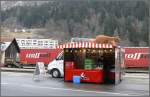 Der Gggeli-Wagen gehrt am Freitag zum Bahnhof Ilanz wie die neuen Crossrail-Container, vermutlich fr den Verlad von Valserwasser.