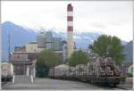 Vorgefertigte Betonelemente stehen am Bahnhof Untervaz-Trimmis bereit zum Transport nach Sedrun. Bestimmung ist der Gotthard Basistunnel Zwischenangriff Sedrun. (05.05.2009)