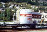 Uce 8002 ZEMENTSILOWAGEN am 28.08.1996 in Samedan - Baujahr 1956 - FFA/MBA - Fahrzeuggewicht 7,9t - Zuladung 15,0t - LP 7,74m - V = 65km/h. - Mutation: ex OB1 8086I - 1964 OB1 8002 - 1969 Uce 8002 - 2003 Uc 8002. Hinweis: silberne Lackierung, deutsche Beschriftung, gendertes Fahrzeuggewicht und erhhte Zuladung!
