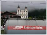 Grau in Grau, knnte man die Situation betiteln. Uac 7994 vor dem Kloster Disentis. (03.06.2010)