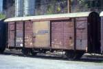 RhB - Gbk-v 5597 am 10.05.1992 in Klosters - Gedeckter Gterwagen 2-achsig mit 1 offenen Plattform - Baujahr 1913 - Reichsh/Gestle - Gewicht 7,75t - Zuladung 12,50t - LP 8,49m - zulssige Geschwindigkeit Ak 75 km/h - 2=12.06.1987 - Lebenslauf: ex K1 5597 - 1969 Gbk-v 5597 - 07/1998 P 10119 Fa SERSA. Hinweis: gescanntes Dia
