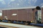 RhB - Gbk-v 5611 am 17.03.1998 in Untervaz - Gedeckter Gterwagen 2-achsig mit 1 offenen Plattform - Baujahr 1913 - Reichsh/Gestle - Gewicht 7,57t - Zuladung 12,00t - LP 8,49m - zulssige Geschwindigkeit 70 km/h - 3=06.04.1984 2=27.10.1992 - Lackierung jetzt ganz in braun - Lebenslauf: ex K1 5611 - 1969 Gbk-v 5611 - 2006a Gartenhaus Mels - Hinweis: gescanntes Dia
