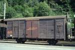 RhB - Gb 5907 am 25.06.1994 in Reichenau - Gedeckter Gterwagen 2-achsig mit 1 offenen Plattform - Baujahr 1931 - SWS - Gewicht 7,83t - Zuladung 15,00t - LP 8,50m - zulssige Geschwindigkeit Aufkleber 70 km/h - 2=20.11.01990 - Lebenslauf: ex K 5707 - 1950 K 5907 - 1969 Gb 5907 - 09/1996 Abbruch - Hinweis: gescanntes Dia.
