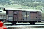 RhB - Gb 5909 am 10.05.1994 in Samedan - Gedeckter Gterwagen 2-achsig mit 1 offenen Plattform - Baujahr 1931 - SWS - Gewicht 7,76t - Zuladung 15,00t - LP 8,50m - zulssige Geschwindigkeit Aufkleber 70 km/h - 2=12.09.1992 - Lebenslauf: ex K 5709 - 1950 K 5909 - 1969 Gb 5909 - 09/1996 Abbruch - Hinweis: gescanntes Dia.
