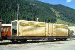 RhB - Iak-vy 4522 am 09.09.1994 in Zernez - Khlcontainerwagen 4-achsig mit 1 offenen Plattform- Baujahr 1911 - Louv - Fahrzeuggewicht 20,44t - Zuladung 7,00t - LP 15,94m - zulssige Geschwindigkeit