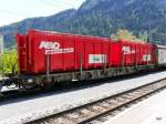 RhB - Güterwagen R-w 8211 beladen mit 2 Container in Thusis am 07.05.2015