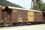 RhB - Gb 5067 am 27.08.1995 in Ilanz - Gedeckter Gterwagen 2-achsig mit 1 offenen Plattform - Baujahr 1963 - JMR - Gewicht 7,47t - Ladegewicht 15,00t - LP 9,14m - zulssige Geschwindigkeit Aufkleber 70 km/h - 2=22.11.1991 - Lebenslauf: ex K 5067 - 1969 Gb 5067 - 03/1998a - 10/1998 Xk 9364 -  Hinweis: gendete zulssige Geschwindigkeit, gescanntes Dia

