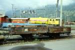 RhB - Kkl 7059 am 19.06.1999 in Landquart - Niederbordwagen 2-achsig mit 1 offenen Plattform - Baujahr 1903 - MAN - Gewicht 5,24t - Zuladung 10,00t - LP 7,49m - zulssige Geschwindigkeit Aufkleber 60 km/h - 2=18.01.1999 - Lebenslauf: ex M 1189 - 1911 M 7059 - 1969 Kkl 7059 - 05/2000 P 10058 Fa. Laich - Hinweis: jetzt Kennzeichnung B im Anschriftenfeld entfernt!.
