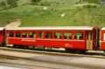 RhB - B 2258 am 28.05.1990 in Scuol - 2.Klasse Umbau-Personenwagen in Leichtstahlbauart fr Stammnetz und Berninabahn - Baujahr 1911 bernahme 1962 - SIG/FFA - Fahrzeuggewicht 17,00t - Sitzpltze 64 -