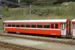 RhB - B 2268 am 27.08.2007 in Scuol - 2.Klasse Spitzenverkehrs-Personenwagen fr Stammnetz mit Drehgestellen lterer Wagen - bernahme: 31.10.1986 - FFA/RhB/SWP - Fahrzeuggewicht 18,00t - Sitzpltze 56 - LP 18,02m - zulssige Geschwindigkeit 90 km/h - Logo Graubnden in deutsch - Hinweis: die Fahrzeugserie besteht aus 13 Wagen mit den Nummern 2261 bis 2273. Hinweis: gendertes Logo 
