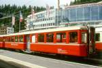 RhB - B 2303 am 30.08.1998 in Thusis - 2.Klasse Personenwagen - Mitteleinstiegswagen leichte Stahlbauart - Baujahr 1940 - SWS/SIG - Fahrzeuggewicht 17,00t - Sitzpltze 64 - LP 17,73m - zulssige