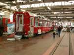 Tag der offenen Tr bei der RhB in Landquart.Hier zwei  neue Panoramawagen fr den Bernina Express.29.04.06