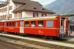 RhB - AB 1517 am 30.09.1990 in Pontresina - 1./2. Klasse Personenwagen - Leichtstahl Mitteleinstiegswagen - bernahme 10.12.1956 - SIG - Fahrzeuggewicht 18,00t - Sitzpltze 23/30 - LP 18,22m - zulssige Geschwindigkeit 90 km/h - 2=23.02.1990 - Logo RhB in rhtoromanisch. Lebenslauf: ex AB4 1517 - 1964 AB 1517 - 11/1991 Umbau zu Pendelzugwagen - 12/2003 Abbruch - Hinweis: gescanntes Dia
