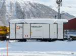 RhB - Gterwagen P 10117 abgestellt im Bahnhof Samedan am 01.01.2010