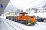 Kleinlokomotive 113 der RhB vom Typ Tm 2'2 ist im Bahnhof Pontresina mit einem kurzem Gterzug abgestellt.Bild entstand am 28.1.2013