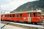 RhB - BDt 1721 am 10.05.1994 in Davos Platz - 2.Klasse Neupendelzug-Steuerwagen mit Gepckabteil fr Ge 4/4 I 601 bis Ge 4/4 I 610 - bernahme 05.04.1982 - FFA/SWP/BBC - Fahrzeuggewicht 15,00t - Sitzpltze 30 - Ladegewicht 2,00t - LP 18,50m - zulssige Geschwindigkeit 90 km/h - 2=19.04.1989 - Logo RhB in deutsch - Hinweis: Klassezahlen klein, dnne Betriebsnummern, runde Scheinwerfer
