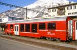 RhB - BDt 1758 am 12.03.2000 in Samedan - 2.Klasse Niederflur-Steuerwagen mit Gepckabteil fr Ge 4/4 I - Ge 4/4 III - Baujahr 1999 - bernahme 05.11.1999 - St - Fahrzeuggewicht 20,00t - Sitzpltze 37