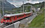 S1 1518 mit Vorort-Pendelzug Be 4/4 516 und Steuerwagen 1713 bei Reichenau-Tamins. (11.06.2019)