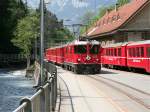 Abfahrbereiter Zug nach Arosa mit Ge 4/4 II 623  Bonaduz  und Steuerwagen 1701, daneben abgestellte Zuggarnitur mit Steuerwagen 1702 (1. Mai 2007). Hinweis: Wegen Straenbauarbeiten zwischen Bhf Chur und Depot Chur-Sand verkehrten die Arosa-Zge in dieser Zeit nicht vom Churer-Bahnhofsvorplatz sondern von Chur-Sand aus.