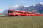 Danach wechselte ich von der SBB-Strecke zur RhB-Strecke und konnte als erstens eine S 1 mit dem ABDt 1716 an der Spitze ablichten. (Igis, 12.2.11)