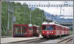 S1 1520 mit Be 4/4 515 in Felsberg. (02.05.2012)