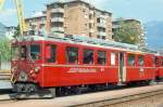 RhB - ABe 4/4 II 49 am 30.05.1990 in Tirano - Gleichstromtriebwagen Bernina - Baujahr 1972 - SWS/BBC/MFO/SAAS - 680 KW - Gewicht 41,00t - 1./2.Klasse Sitzpltze 12/24 - LP 16,54m - zulssige Geschwindigkeit 55 km/h - Logo RhB in deutsch. Hinweis: Die Triebfahrzeugserie besteht aus 9 Fahrzeugen mit den Nummern 41 bis 49, gescanntes Dia
