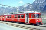 RhB - Be 4/4 512 am 13.03.1999 in Untervaz - Stammnetztriebwagen fr Vorortpendelzuge - bernahme 06.08.1971 - SIG/FFA/SAAS - 780 KW - Fahrzeugewicht 45,00t - 2.Klasse Sitzpltze 40 - LP 18,70m - zulssige Geschwindigkeit 90 km/h - 3=20.12.1996 - Logo RhB in rhtoromanisch. Hinweis Fahrzeug nach Umbau mit neuen Fenster, Kupplungen jetzt rot, ohne Logo Transremo.
