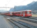 RhB,Triebwagen-Pendelzug am 19.02.02 in Untervaz (Kreuzung)