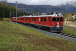 RhB: Doppeltraktion der Serie ABe 4/4 51-56 (1988/1990) bei Pontresina am 15. Oktober 2016. An der Spitze des Zuges eingereiht war der ABe 4/4 52 Brusio.
Foto: Walter Ruetsch