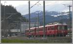 S1 1523 mit Be 4/4 511 bei Ems Werk.