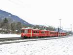RhB Triebwagen 512 vom Typ Be 4'4 ist mit der S2 1554 nach Chur unterwgs.Der Zug durchf�hrt den Bahnhof Felsberg am 29.1.2013.Die RhB Besitzt 6 Exemplare von diesem Triebwagen die seid 1971 im