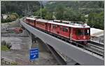 S1 1518 mit Vorort-Pendelzug Be 4/4 516 auf der Hinterrheinbrücke bei Reichenau-Tamins.