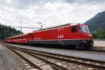 Bahnhof Reichenau-Tamins. Der RE 1140 mit der Ge 4/4 III 644  Savognin  muss nur noch bis Chur fahren. 28.5.2012