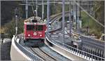 5152 mit der Ge 6/6 II 703  St.Moritz  auf der neuen Hinterrheinbrücke.