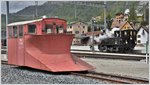 Schneepflug X9103 und G 3/4 11 Heidi in Samedan.