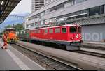 Güterzug mit Ge 6/6 II 707  Scoul  der Rhätischen Bahn (RhB) steht im Bahnhof Landquart (CH).