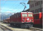 Ge 4/4 I 608  Madrisa  wartet in Pontresina auf die Rckkehr des BerninaExpress aus Tirano (18.06.2009)