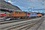 Extrazug 9120 mit Ge 4/4 II 623  Bonaduz  und Ge 4/4 182 Bernina-Krokodil im Schlepp vor der Ge 3/3 214 in Landquart.