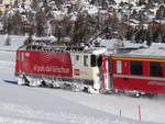 Die Ge 4/4 II 633 fahrt (mit viel schnee) aus Bf. Pontresina im richtung Samedan. 15/01/2019
