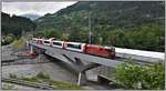 Glacier Express PE902 aus Zermatt auf der neuen Hinterrheinbrücke.