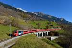 Ge 4/4 II 615 mit einem Regio am 03.11.2017 bei Saas.