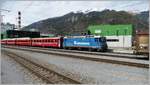 RE1728 nach Scuol-Tarasp mit Ge 4/4 II 619  Samedan  in Untervaz-Trimmis.