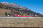 RhB Ge 4/4 II 633  Zuoz  ist mit dem R 1821 von Davos Platz nach Filisur unterwegs.