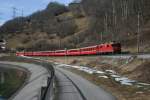 RE 1245 mit Ge 4/4 II 629 am 23.2.2008 zwischen Trun und Tavanasa.